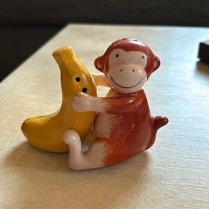 NWOT Curious George salt & pepper shaker